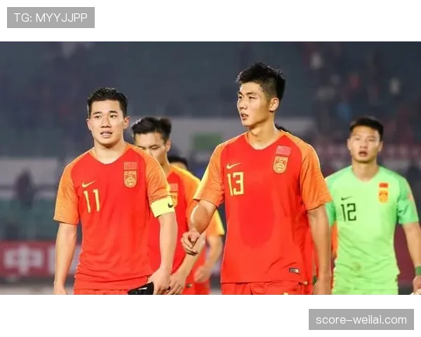 为什么“压人”不算犯规？解读足球中的合理身体对抗边界